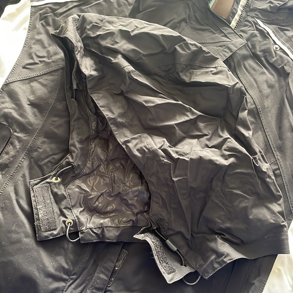 HELLY HANSEN Black and White Ski Coat - Picture 10 of 10